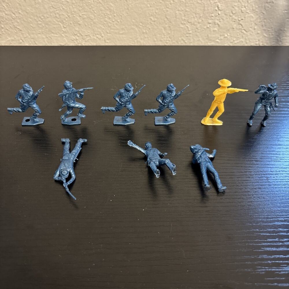 VTG Lot: 9 pc. Plastic Civil War Toy Soldiers Army Men 2" Gettysburg Figures
